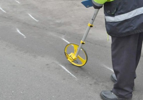 Lovită de o autoutilitară, pe aleea Mălinului